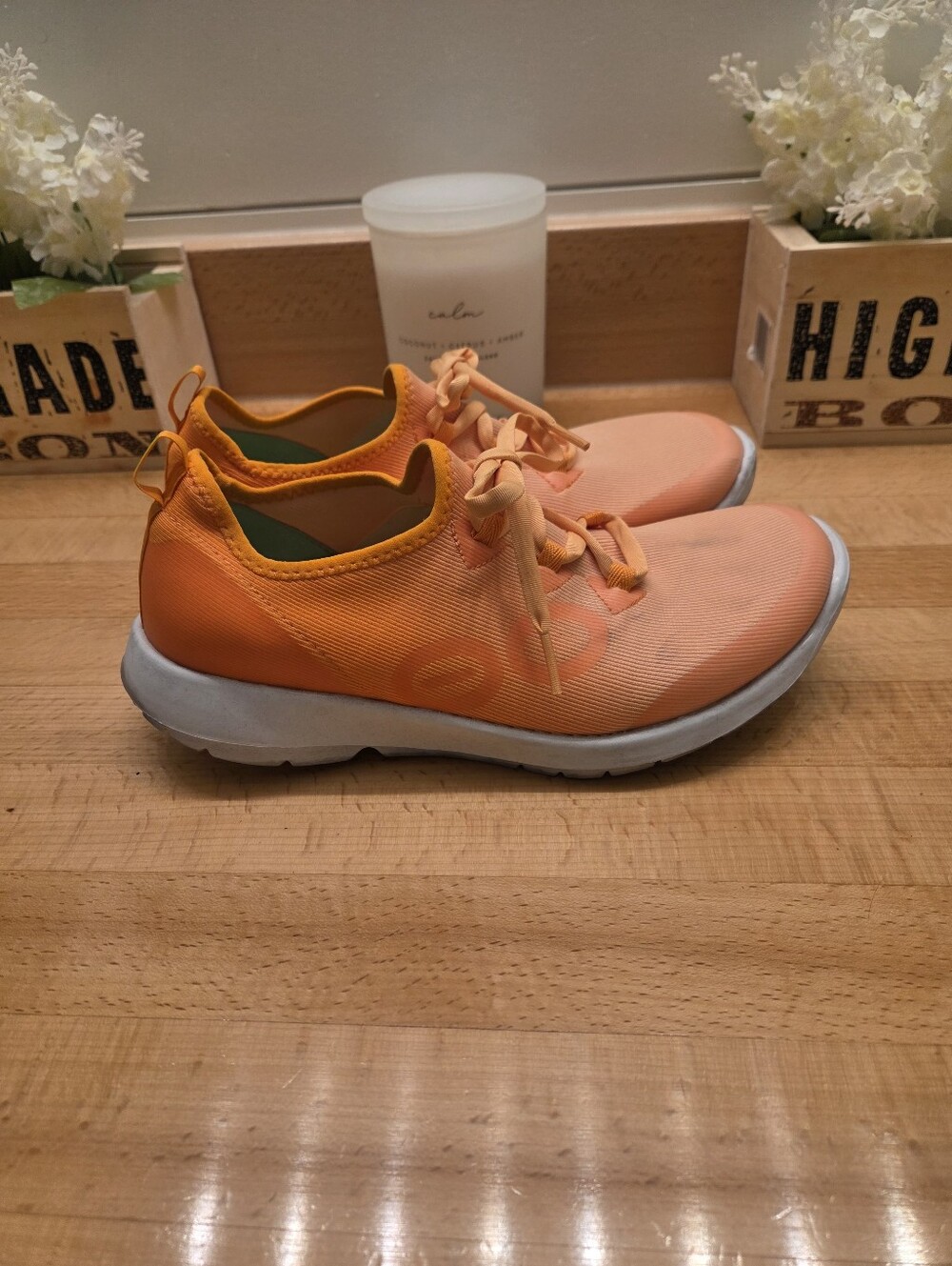 OOFOS Women's OOmg Sport LS Recovery Sneakers Orange Womens Size 9